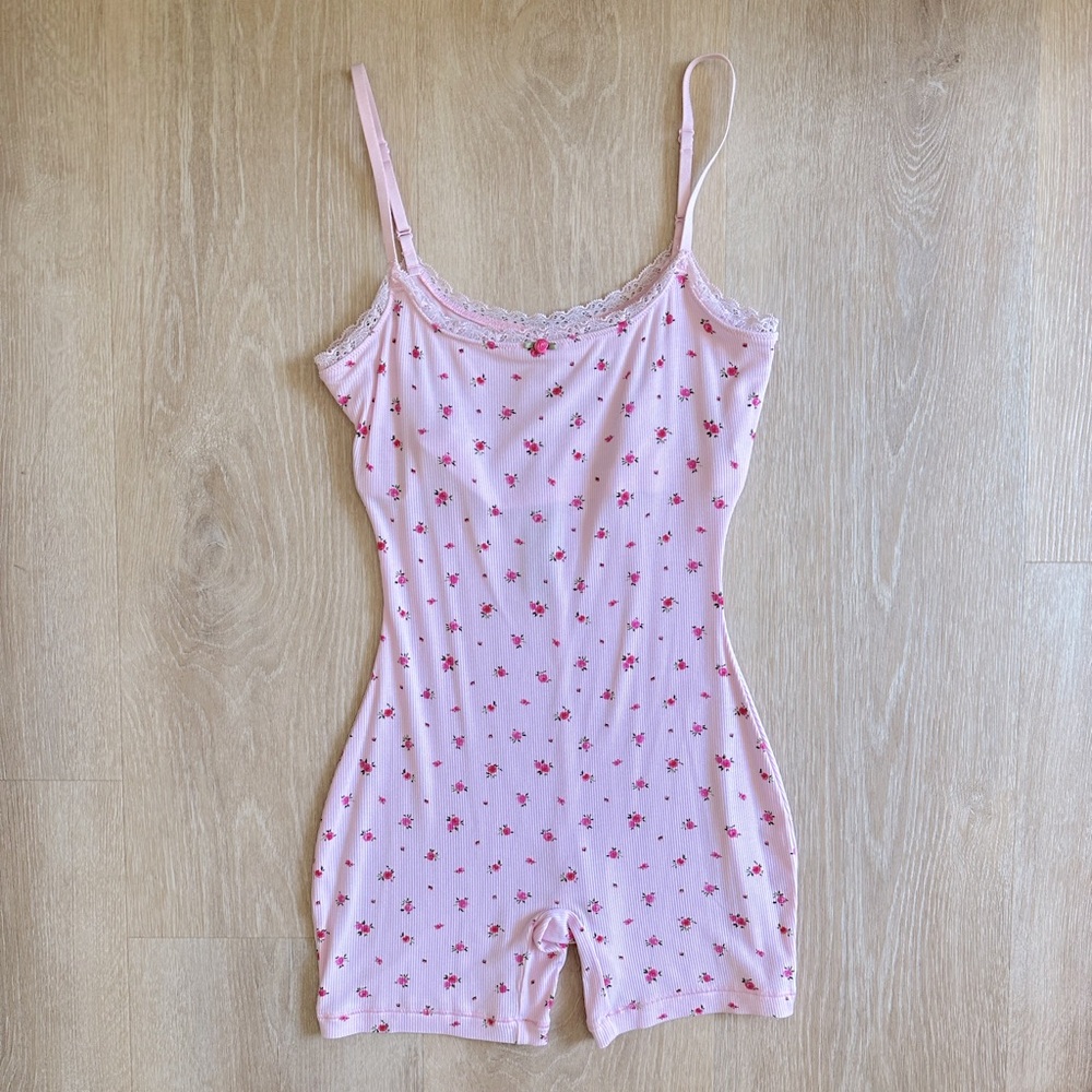 Skims Pink Lace Onesie with Roses NWT Small